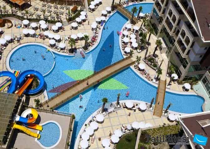 Crystal Palace Luxury Resort Spa 